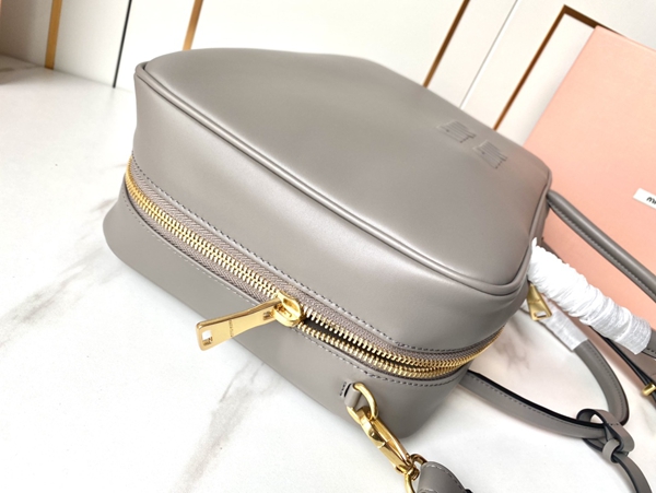 スーパーコピーブランドバッグ着用イメージ